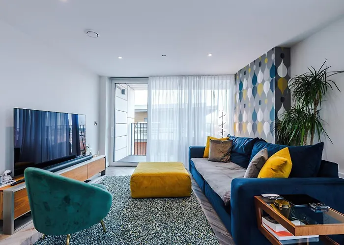 Cohost Partners Stylish Retreat With City Views